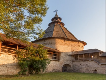 Photo: architectural monuments, castles, fortresses and palaces, Pokrovskaya Tower, Pskov