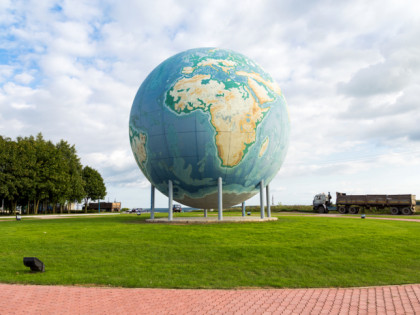 Photo: other places, The biggest globe in Europe, Smolensk