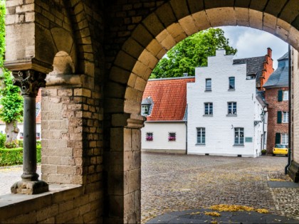 Photo: architectural monuments, castles, fortresses and palaces, Kaiserswerth, North Rhine-Westphalia