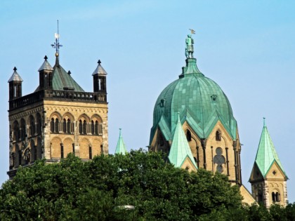 Photo: architectural monuments, St. Quirinus Basilica, North Rhine-Westphalia