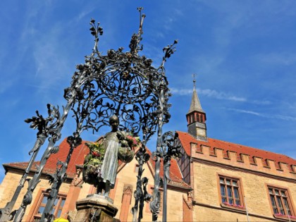 Photo: architectural monuments, Market Square, Old Town Hall and Goose Girl Lisa, Lower Saxony